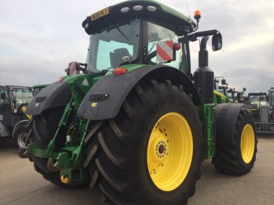 John Deere 8370R