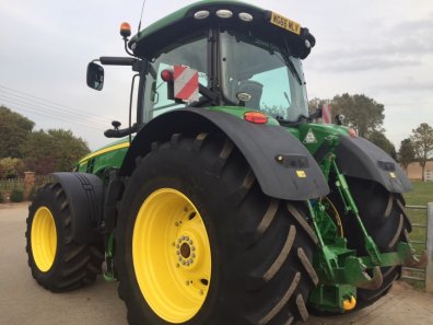 John Deere 8370R