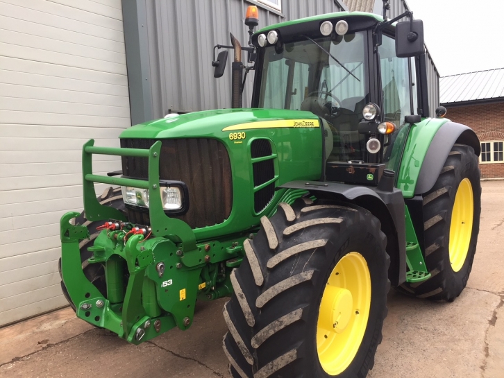 John Deere 6930