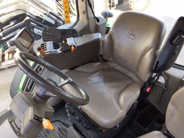 John Deere 8320R