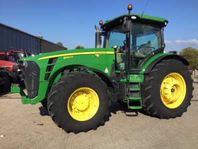 John Deere 8320R