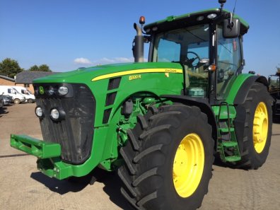 John Deere 8320R