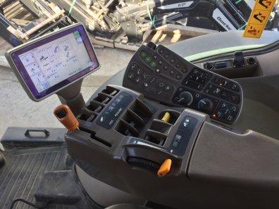 John Deere 8320R