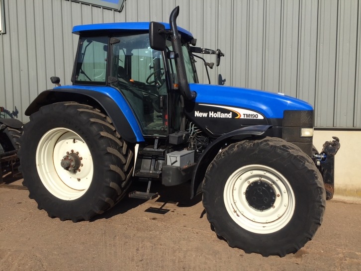 New Holland TM190