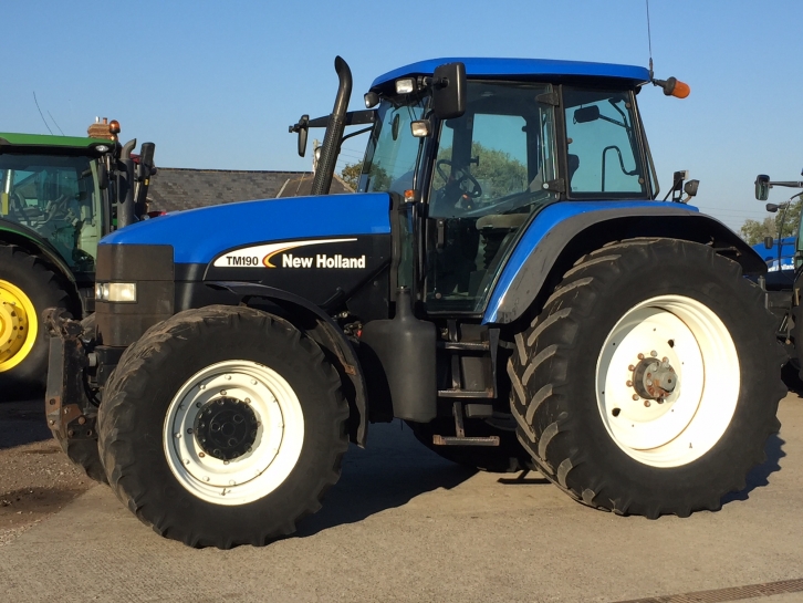 New Holland TM190