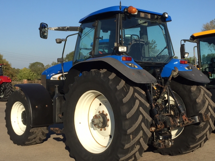 New Holland TM190