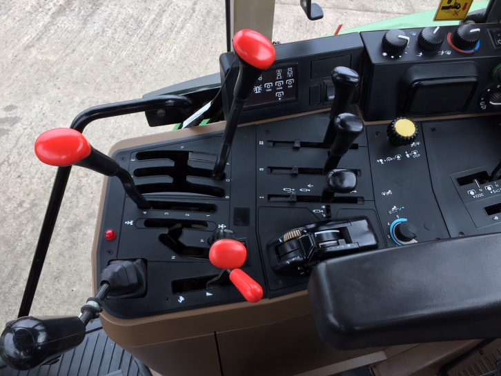 John Deere 6800