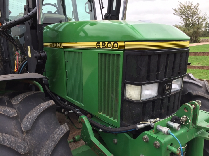 John Deere 6800