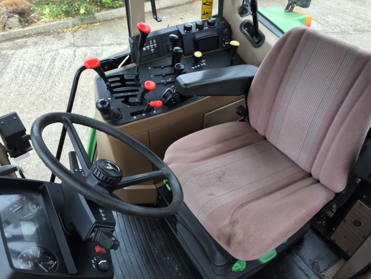 John Deere 6800