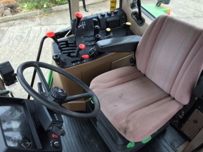 John Deere 6800