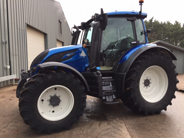 Valtra N174