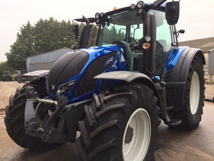 Valtra N174