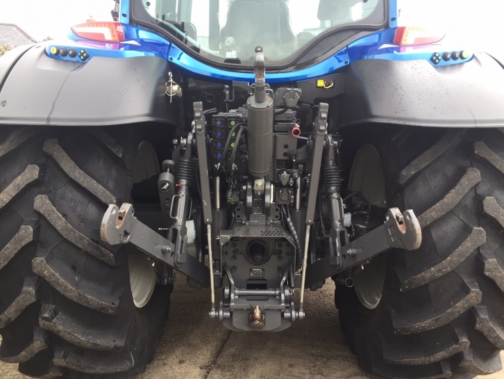 Valtra N174
