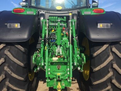 John Deere 6215R