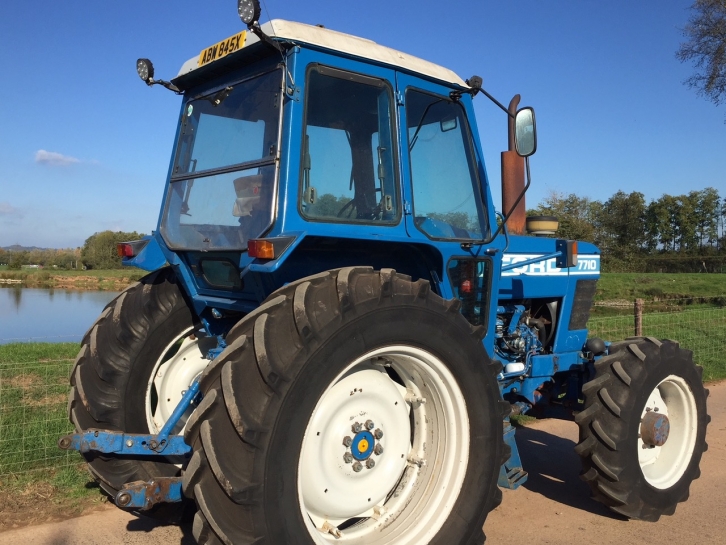 Ford 7710