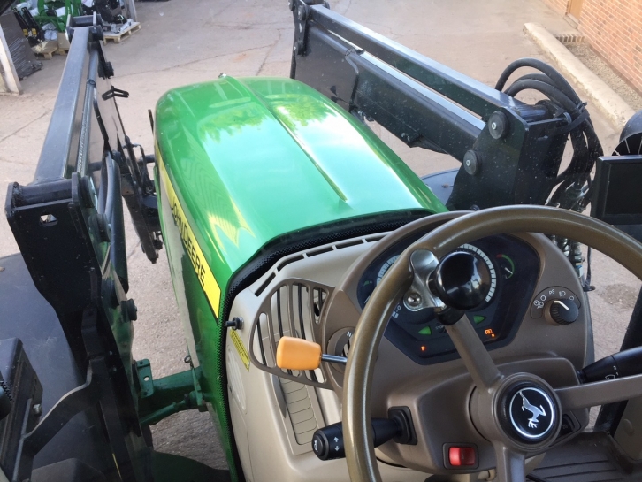 John Deere 7530