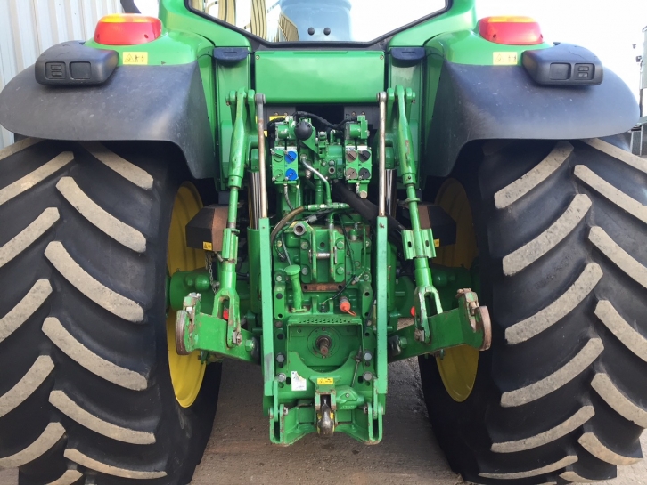 John Deere 7530