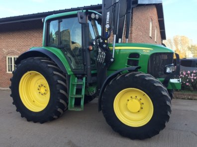 John Deere 7530