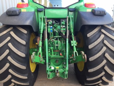 John Deere 7530