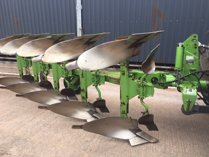 Dowdeswell DP100S 5 furrow reversible plough