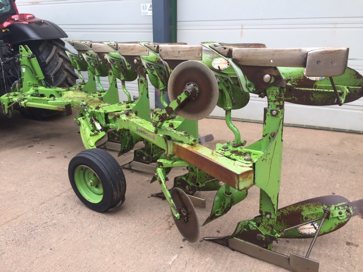 Dowdeswell DP100S 5 furrow reversible plough