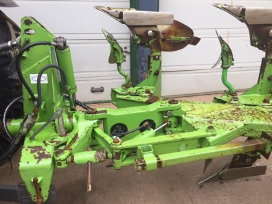 Dowdeswell DP100S 5 furrow reversible plough