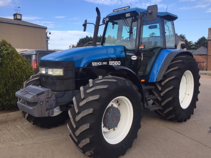 New Holland 8560