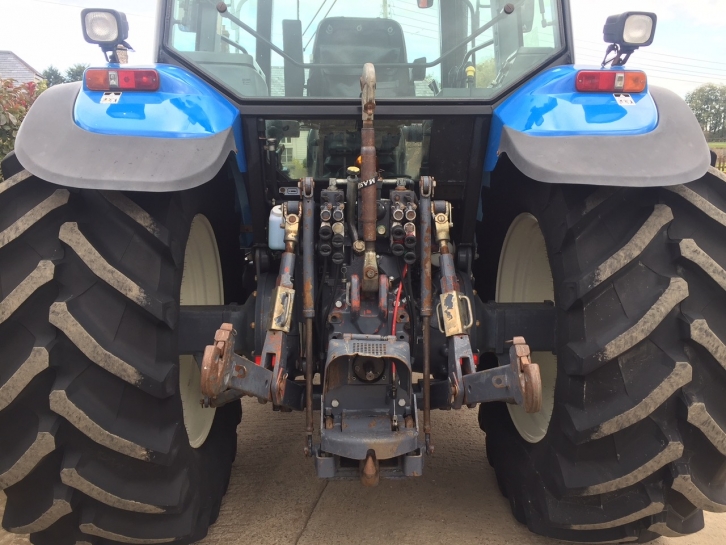 New Holland 8560