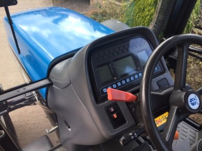 New Holland 8560