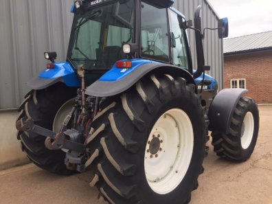New Holland 8560