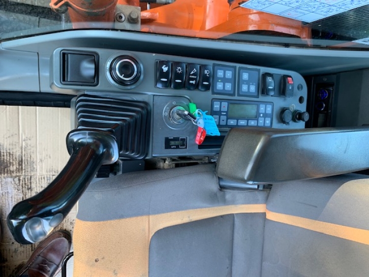 Doosan DX140LC