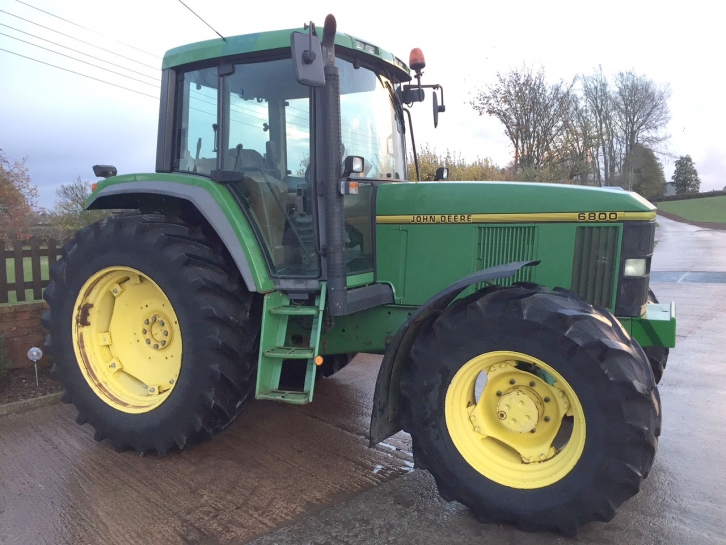 John Deere 6800