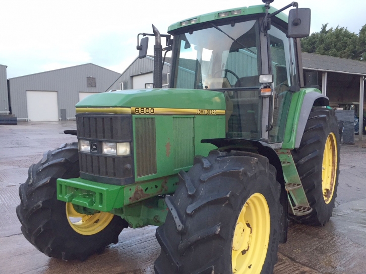 John Deere 6800