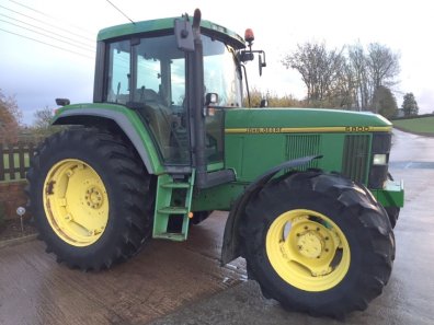 John Deere 6800