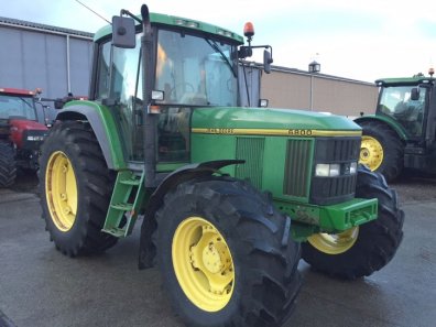 John Deere 6800