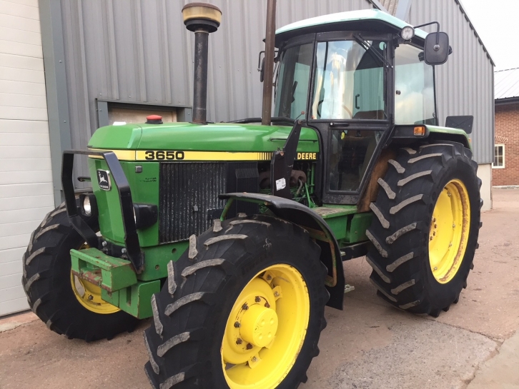 John Deere 3650