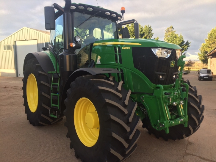 John Deere 6250R
