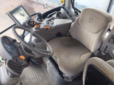 John Deere 6250R
