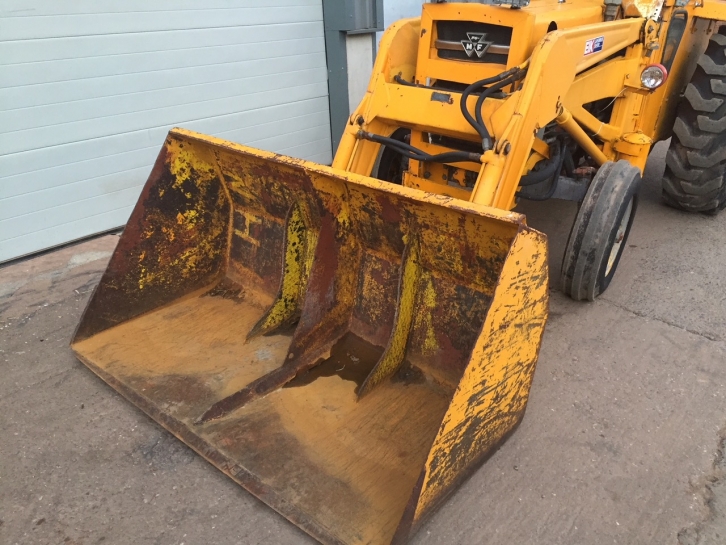 Massey Ferguson 3165 R