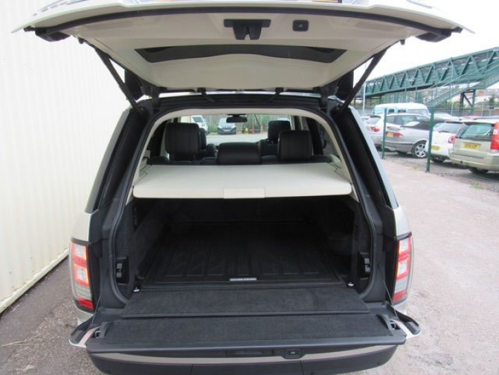 Land Rover Range Rover Vouge SE 4.4 SDV8