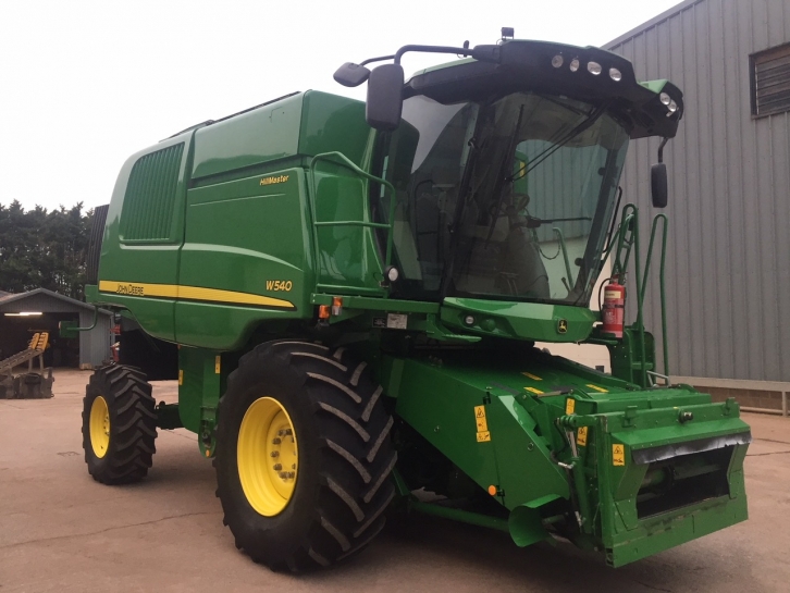John Deere W540 combine