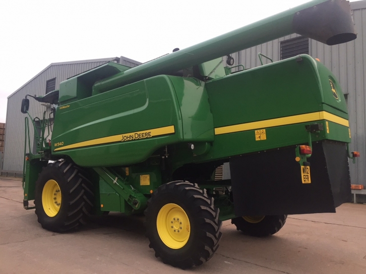 John Deere W540 combine