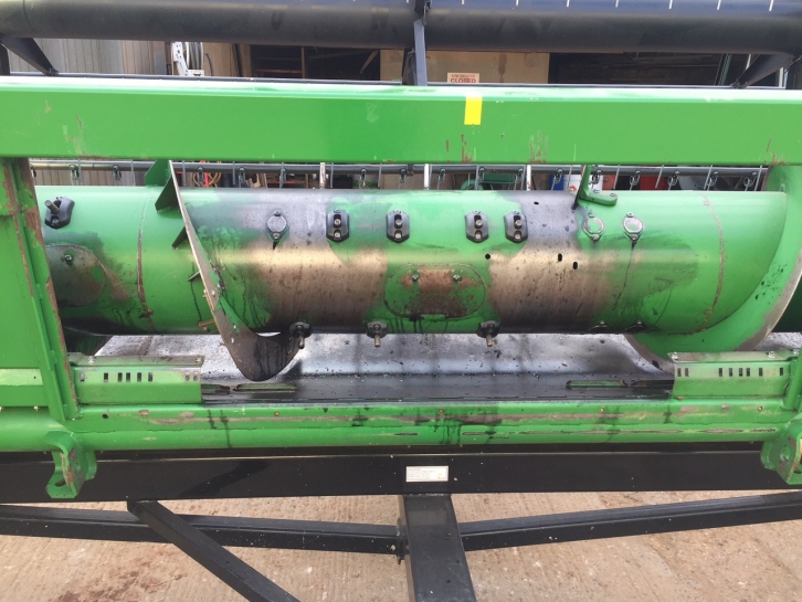 John Deere W540 combine