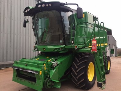 John Deere W540 combine