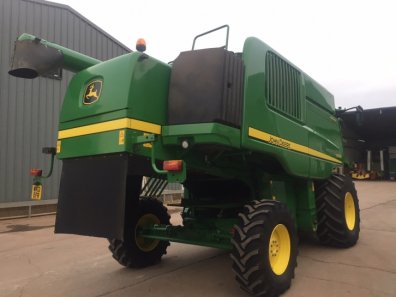 John Deere W540 combine
