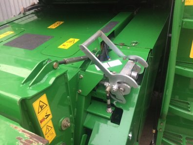 John Deere W540 combine