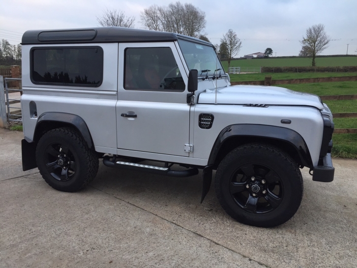 Land Rover 90 XS Station Wagon