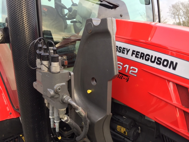 Massey Ferguson 5612