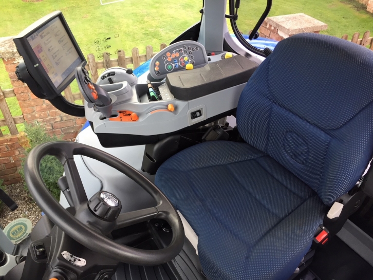New Holland T7.270