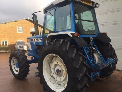 Ford TW15